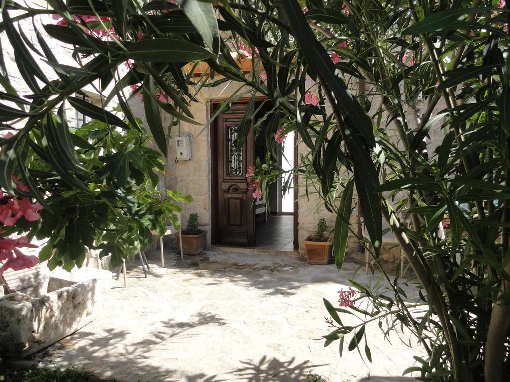 Villa Kamilari Luaran gambar